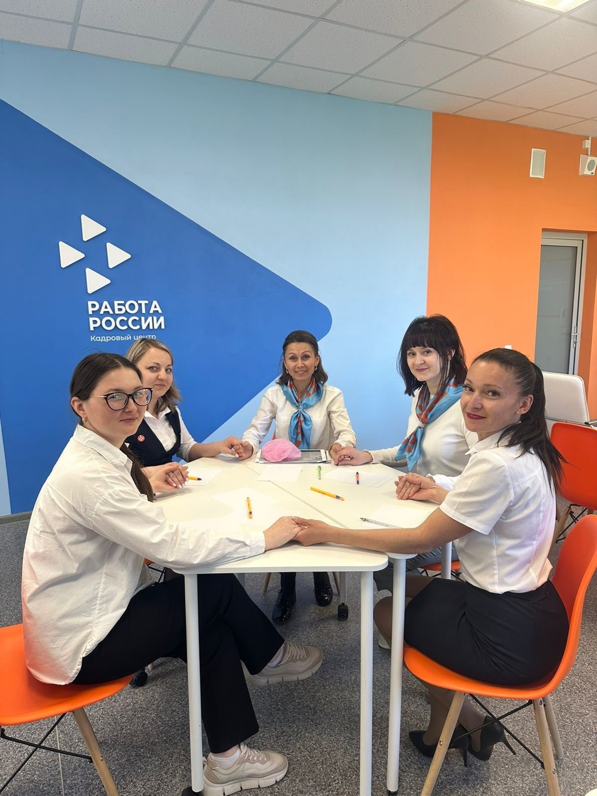 Более 300 участниц женского клуба 