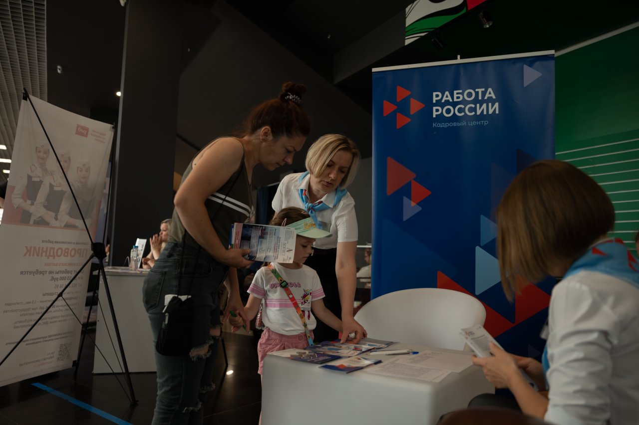 В Калининградской области мамы дошколят стали чаще находить работу с помощью кадрового центра