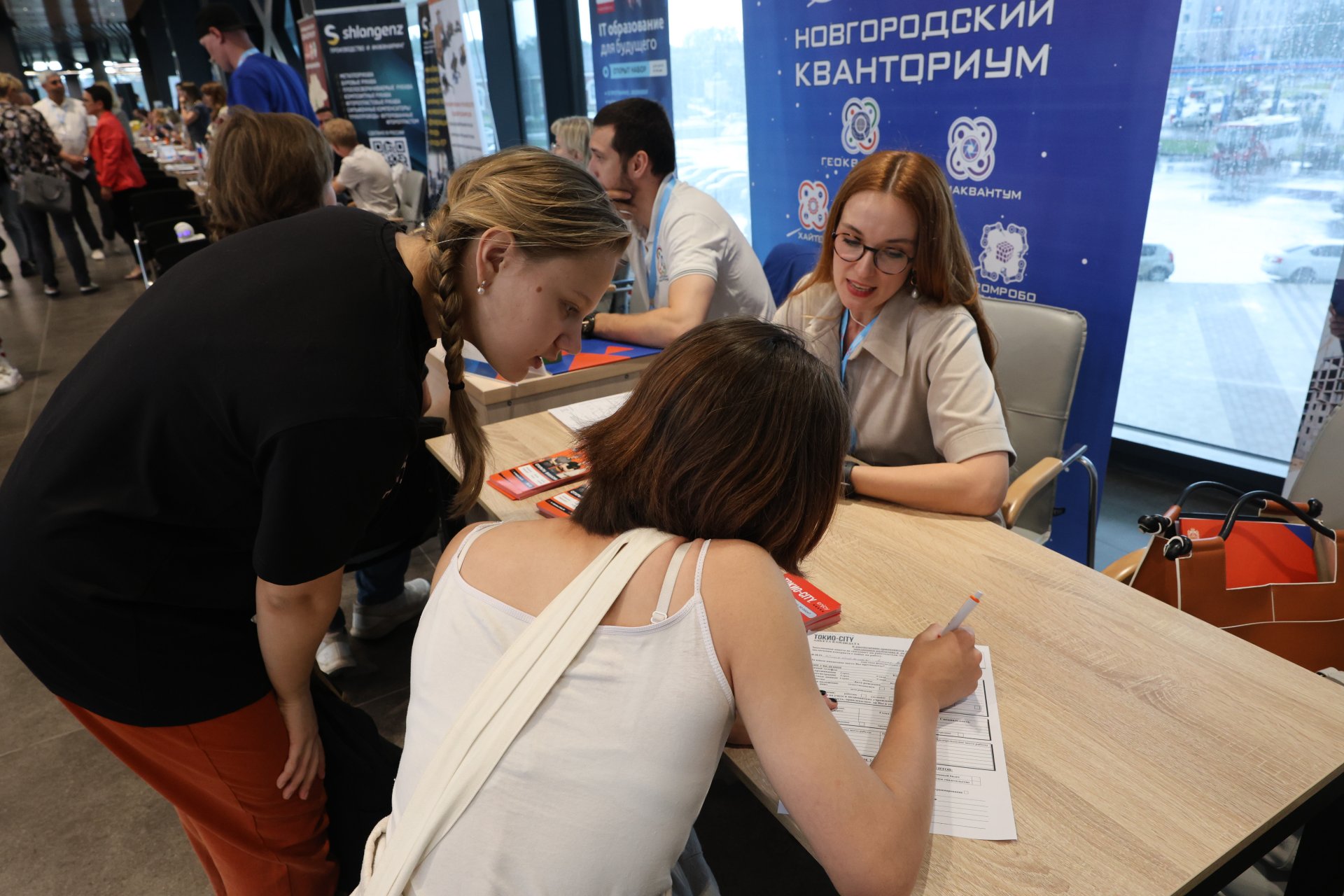 Программа субсидированного найма помогла найти новую работу 69 жителям Новгородской области
