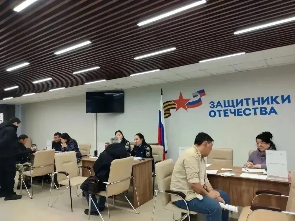 23 ветерана получили приглашения на работу на ярмарке вакансий «В кругу СВОих» в Якутске
