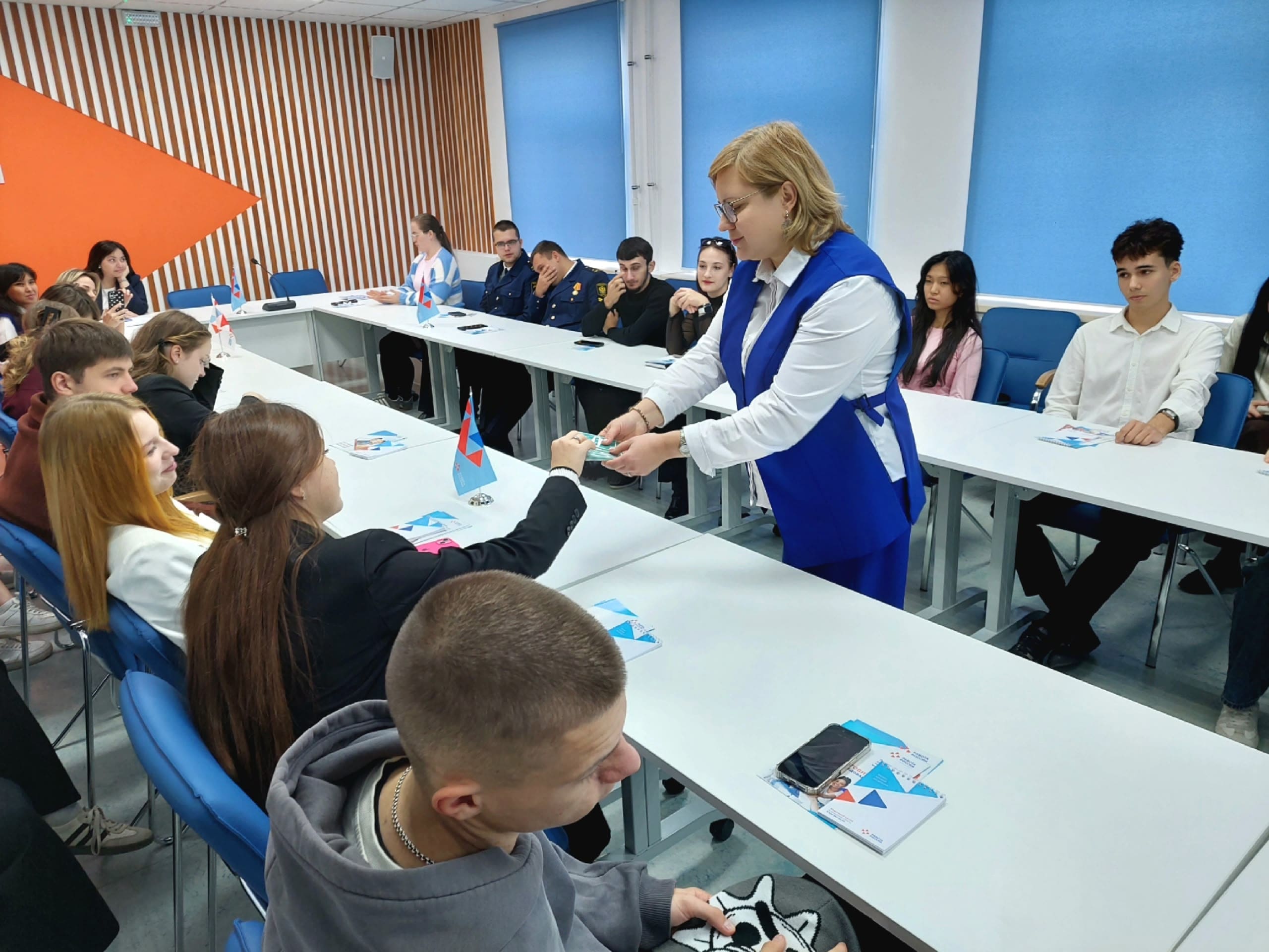 Три тысячи астраханцев приняли участие во встречах молодежного клуба «ПроДвижение» при Кадровом центре