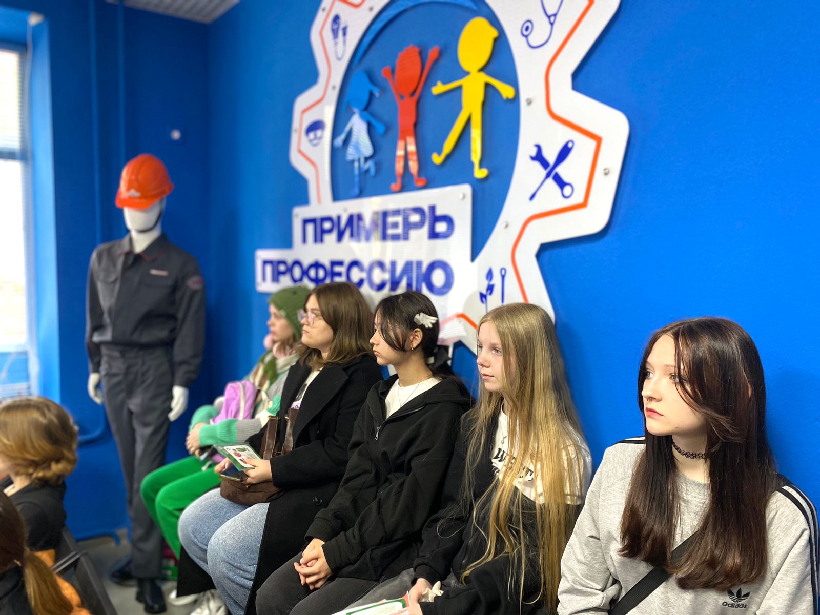 62 школьника получили приглашение на повторное собеседование на ярмарке вакансий в ЦЗН Хабаровского края