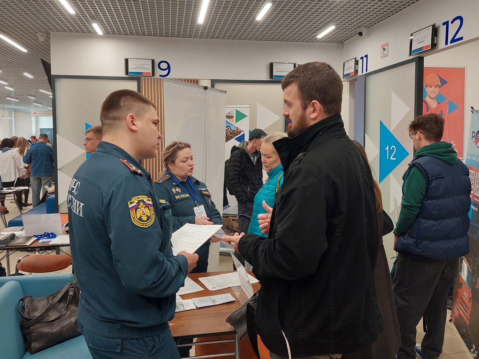 Более 70 уволенных чиновников и военных с начала года нашли работу благодаря Кадровому центру Архангельской области