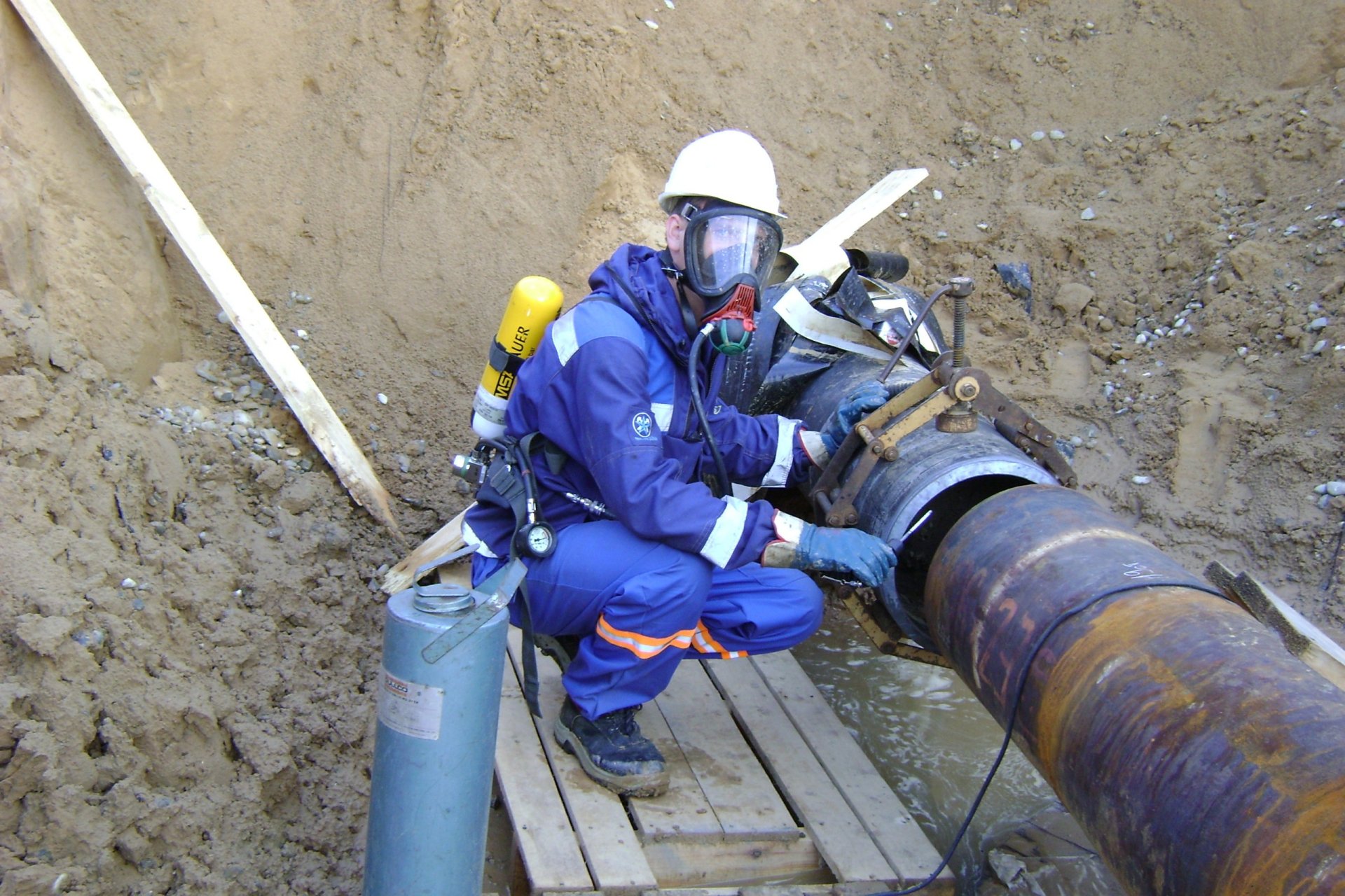 Зарплаты до 145 тыс. рублей предлагают астраханские компании нефтегазовой сферы на портале «Работа России»