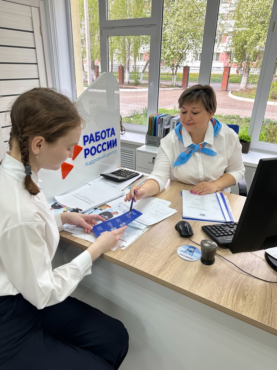 Более тысячи подростков Башкортостана с начала года нашли первую работу при поддержке Кадрового центра