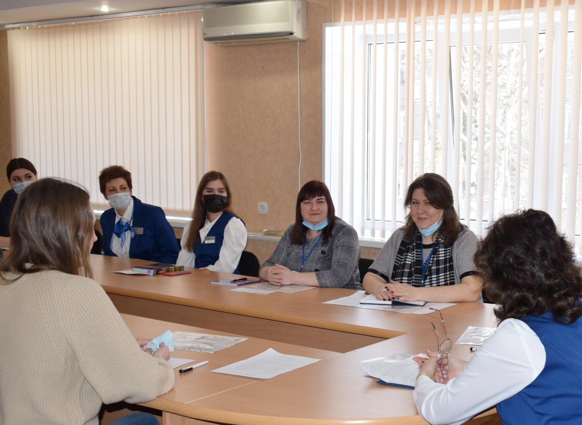 В модернизированном Кадровом центре «Работа России» города Брянска трудоустраивают первых посетителей
