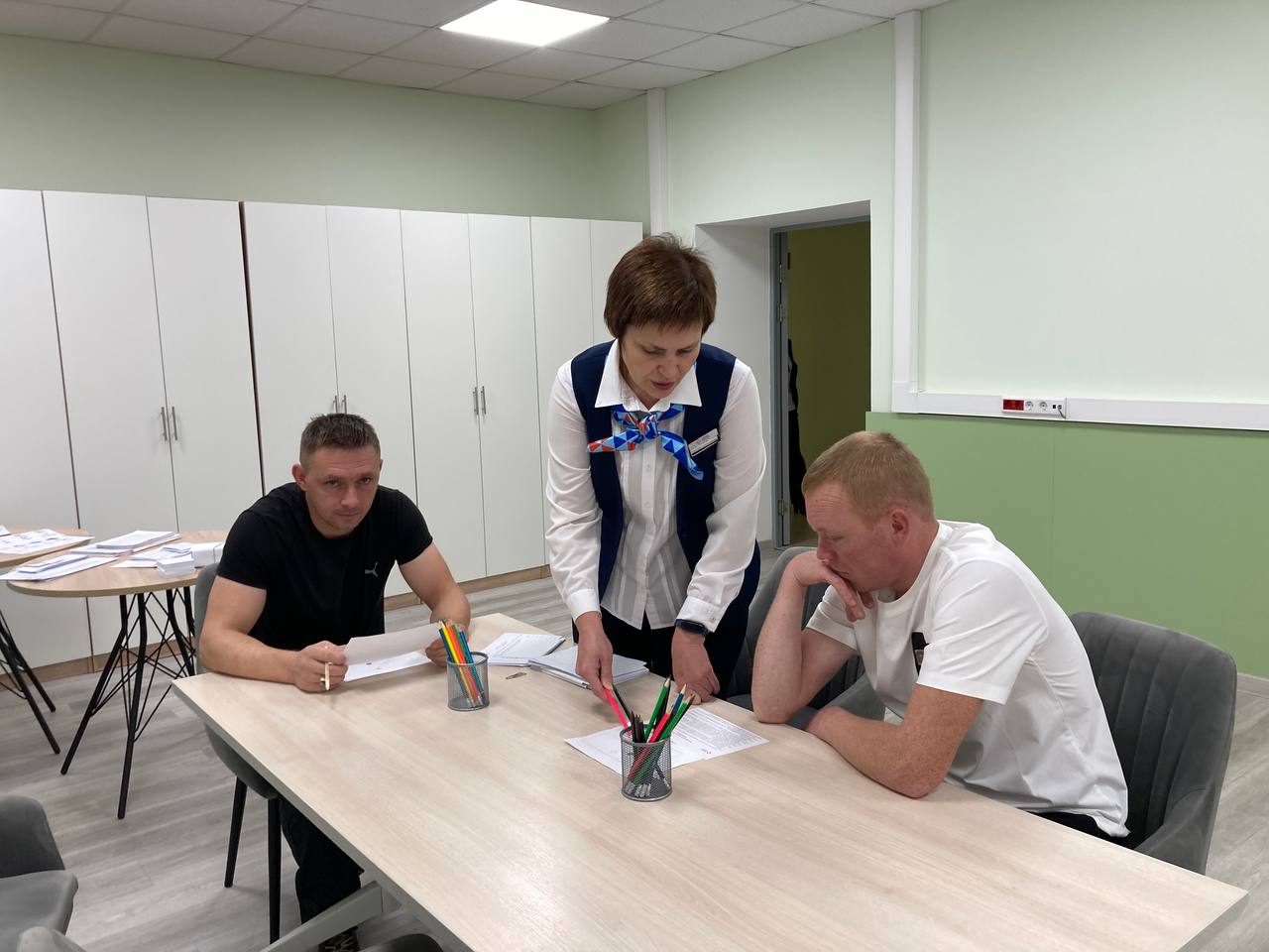 Более 30 ветеранов СВО и их близких получили консультации специалистов СЗН на ярмарке вакансий в Калуге