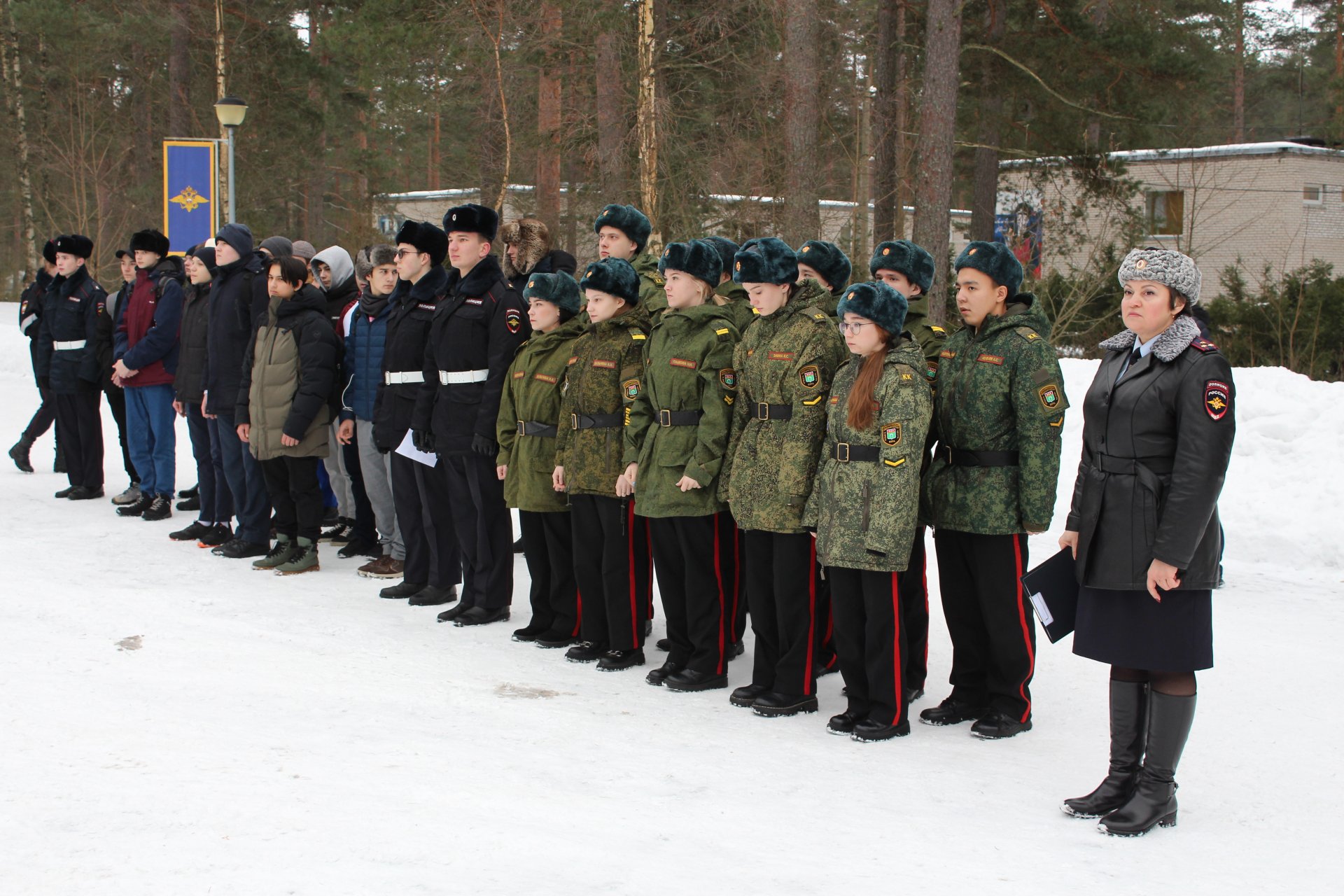 Более 200 старшеклассников Ленинградской области примерили на себя образ спецназовца