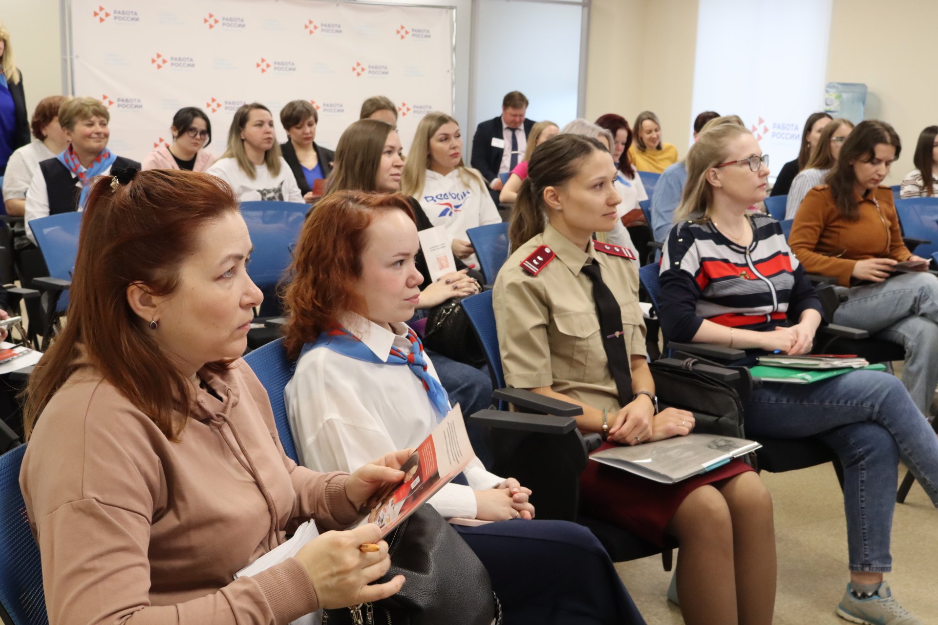 Более 3,8 тыс. жителей Карелии получили помощь профконсультантов Кадрового центра в выборе профессии