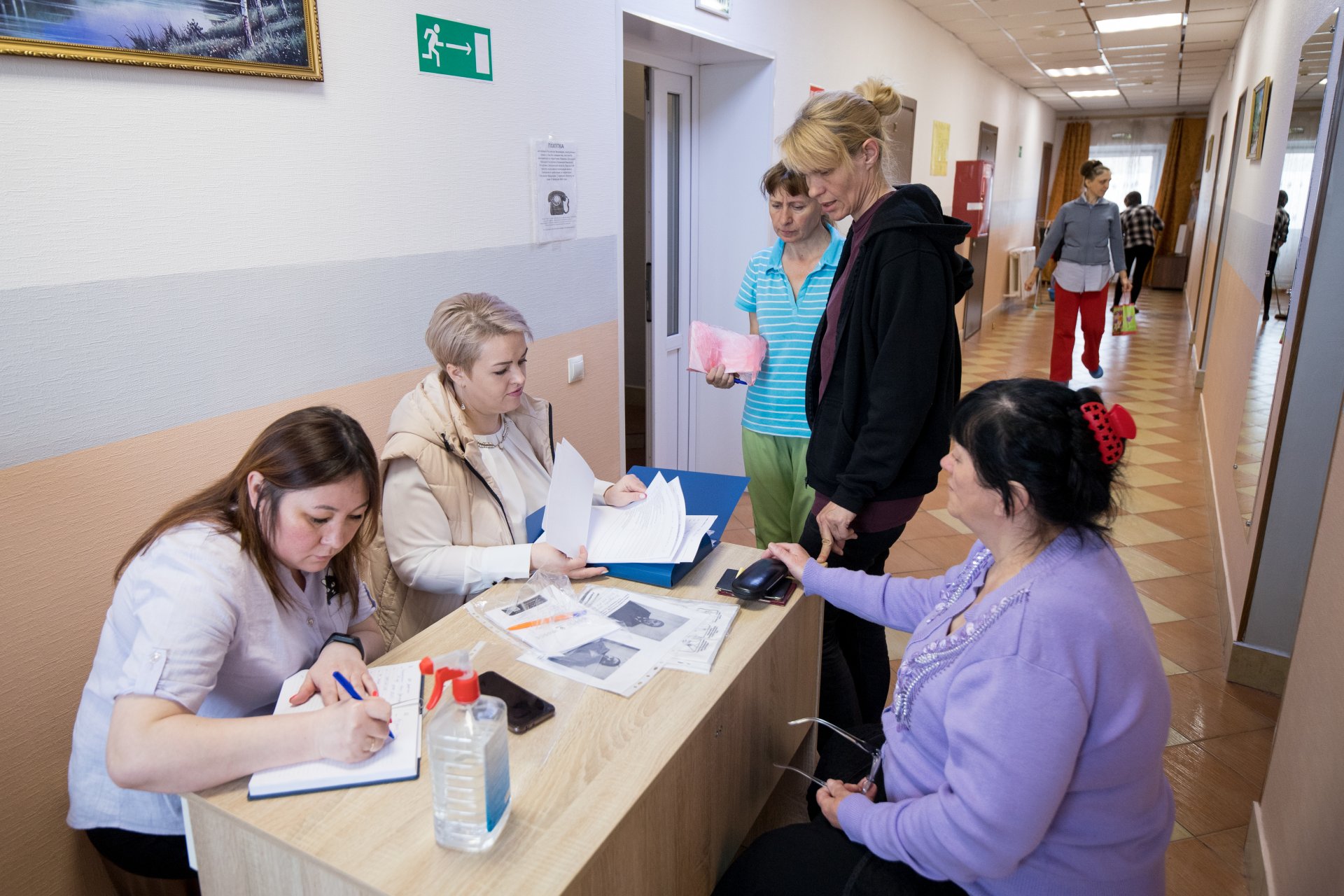 Почти 260 жителей новых регионов России нашли работу в Тюменской области