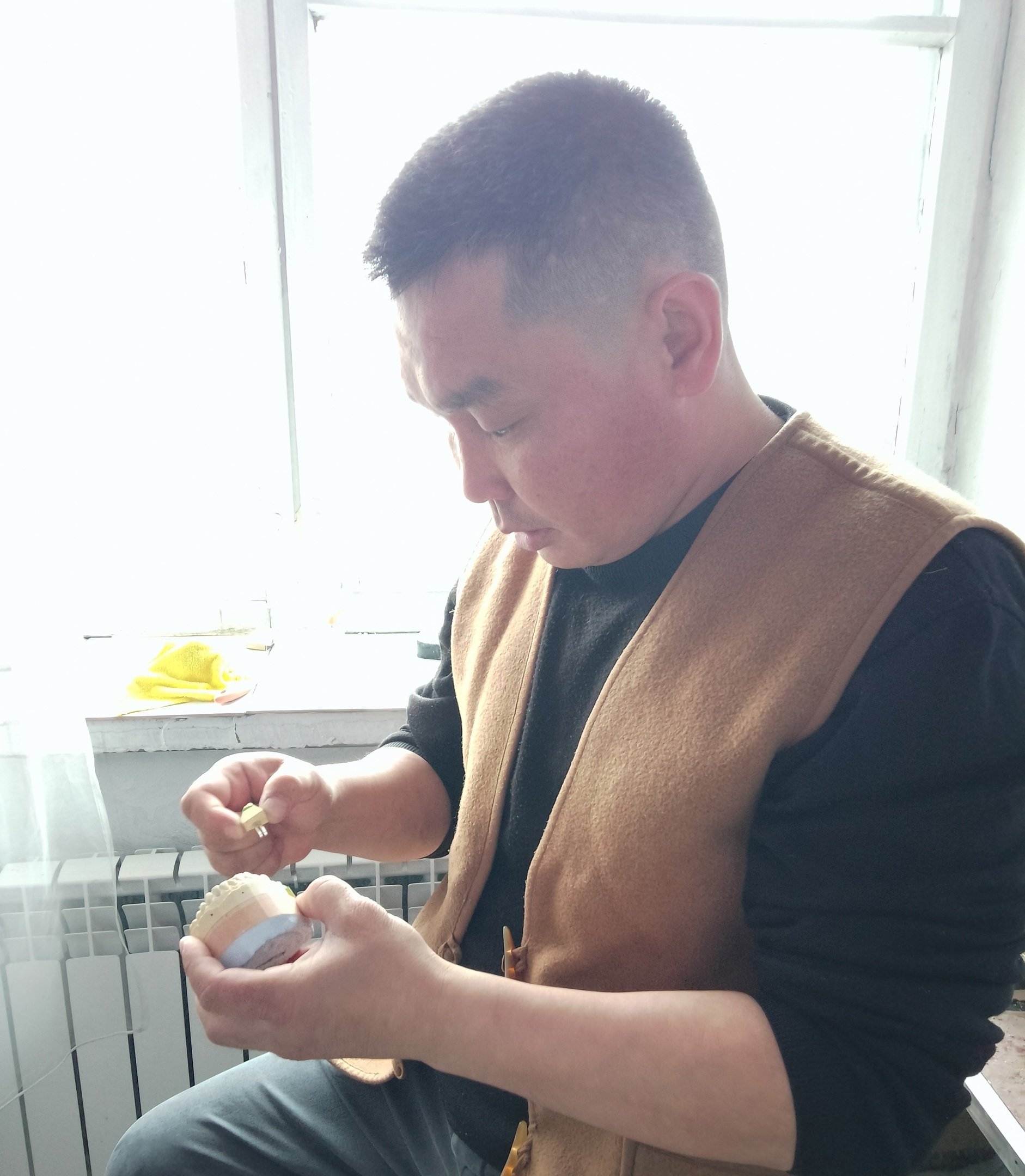 От безработного до востребованного зубного техника — один социальный контракт от ЦЗН