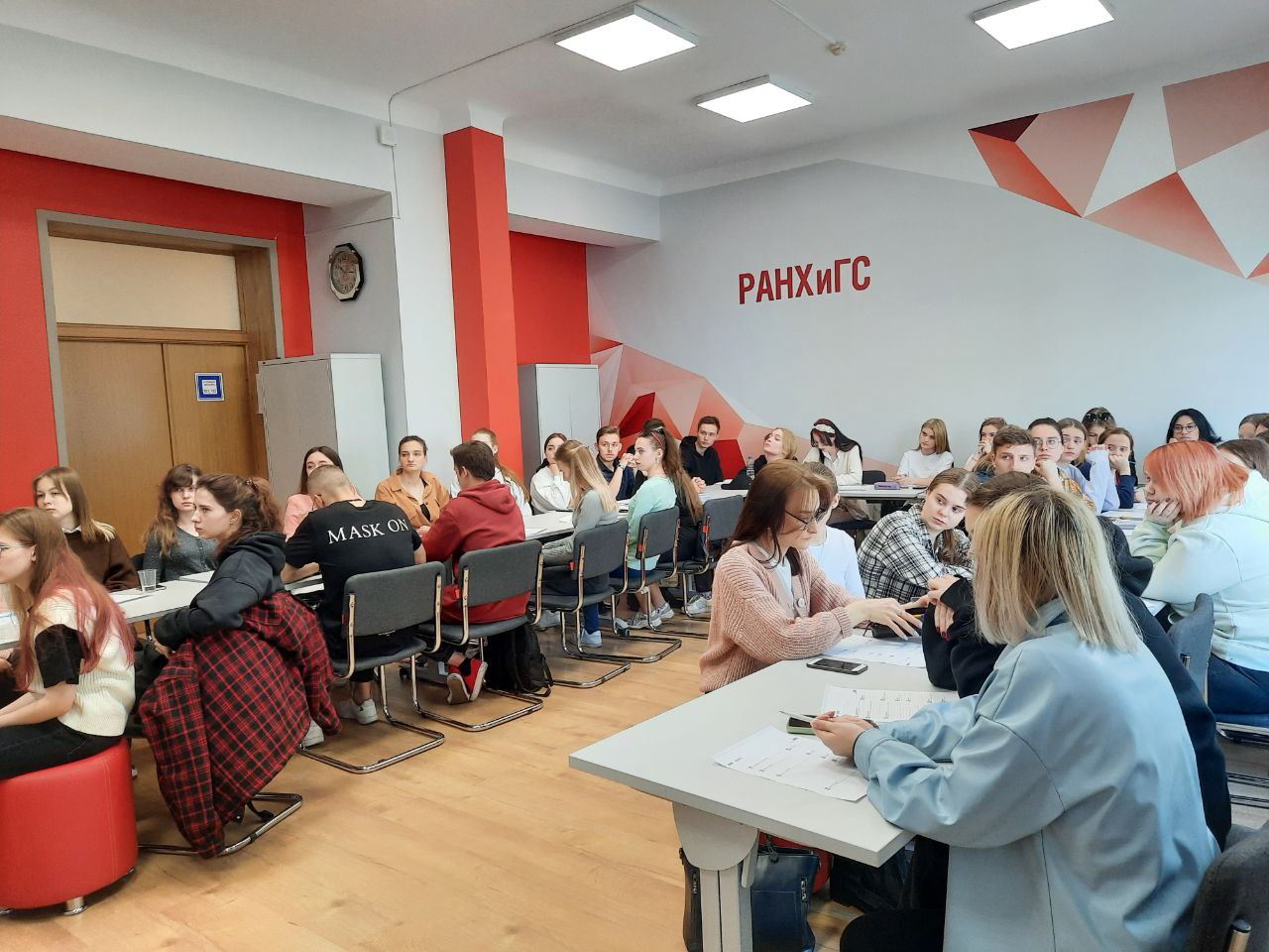 Кадровые консультанты провели первый в Липецкой области тренинг для студентов по самопрезентации