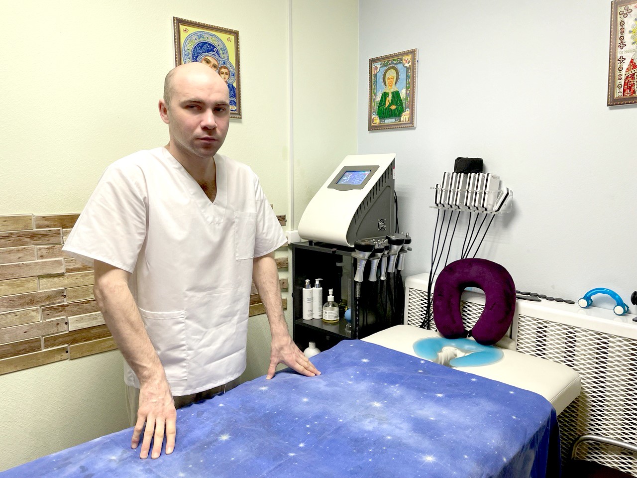 Служба занятости Новосибирска помогла соискателю с инвалидностью открыть массажный кабинет