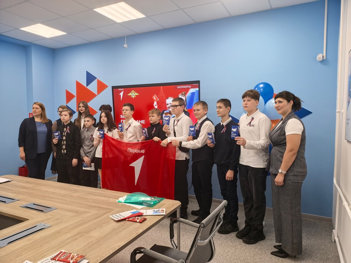 Впервые в  Кадровом центре Мончегорска состоялась торжественная церемония вручения паспортов