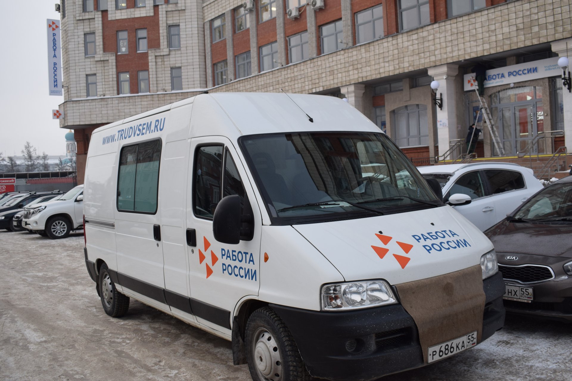Более 3,5 тысяч жителей Омской области воспользовались услугами мобильных офисов службы занятости населения