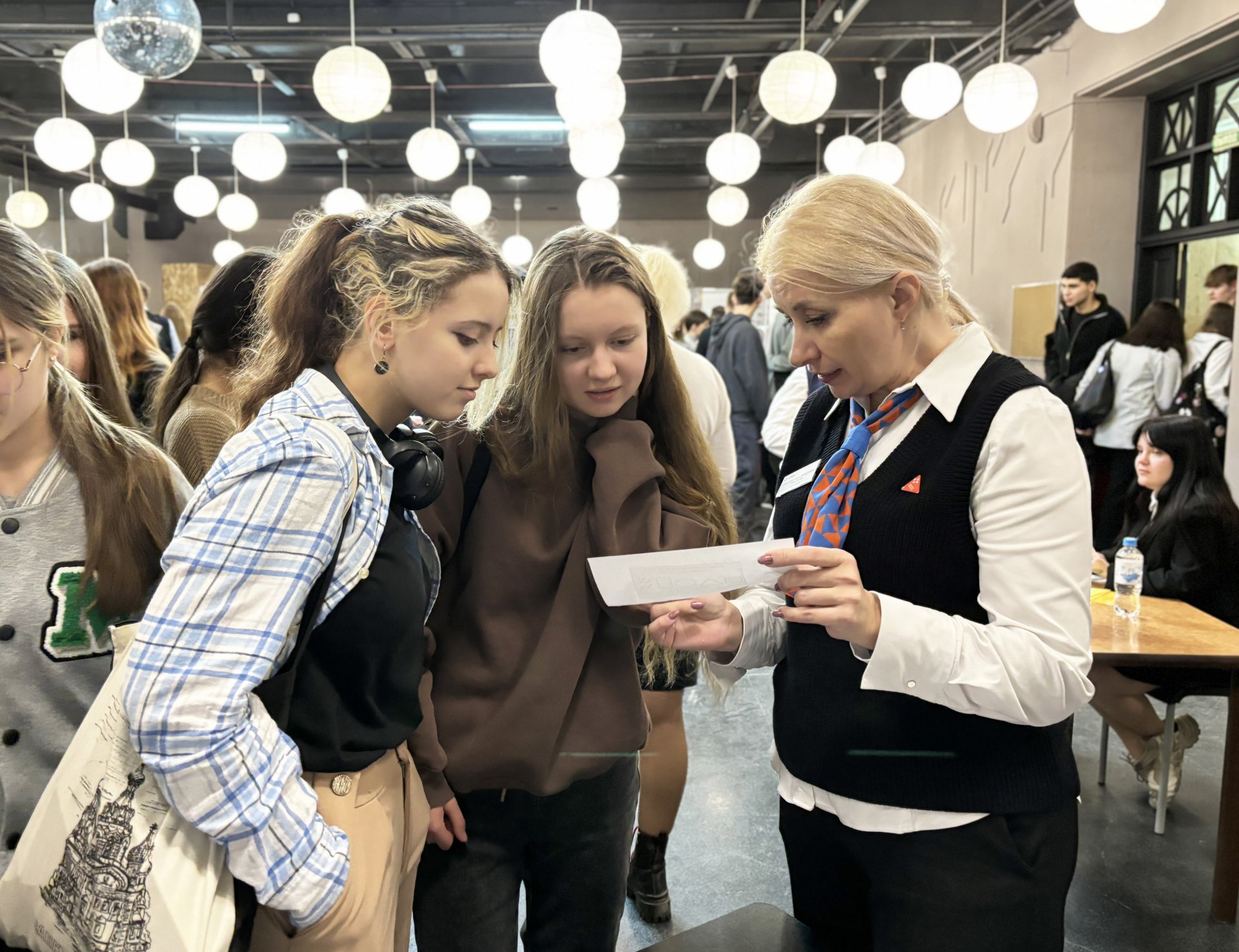 Более 2,6 тыс. новосибирских школьников приняли участие в ярмарке учебных мест