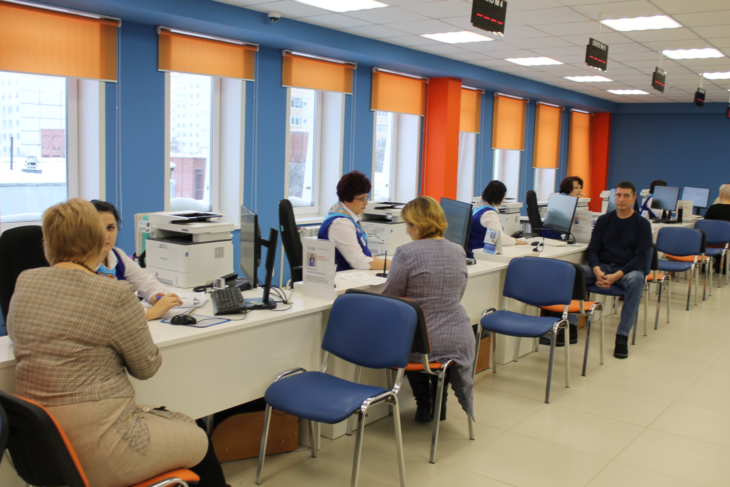 Более 80% вакансий предприятий приоритетных отраслей закрыто при содействии красноярской СЗН