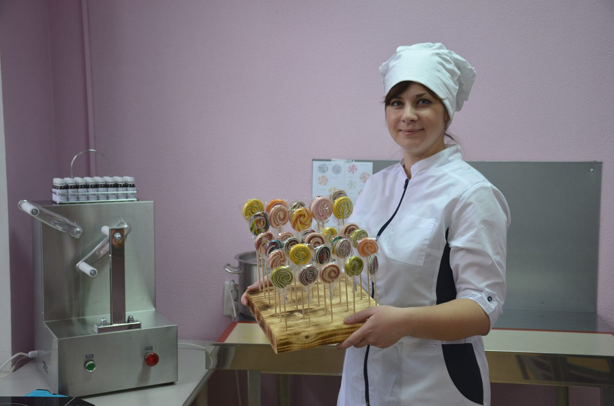 Омские работодатели получили первые выплаты по государственной программе поддержки
