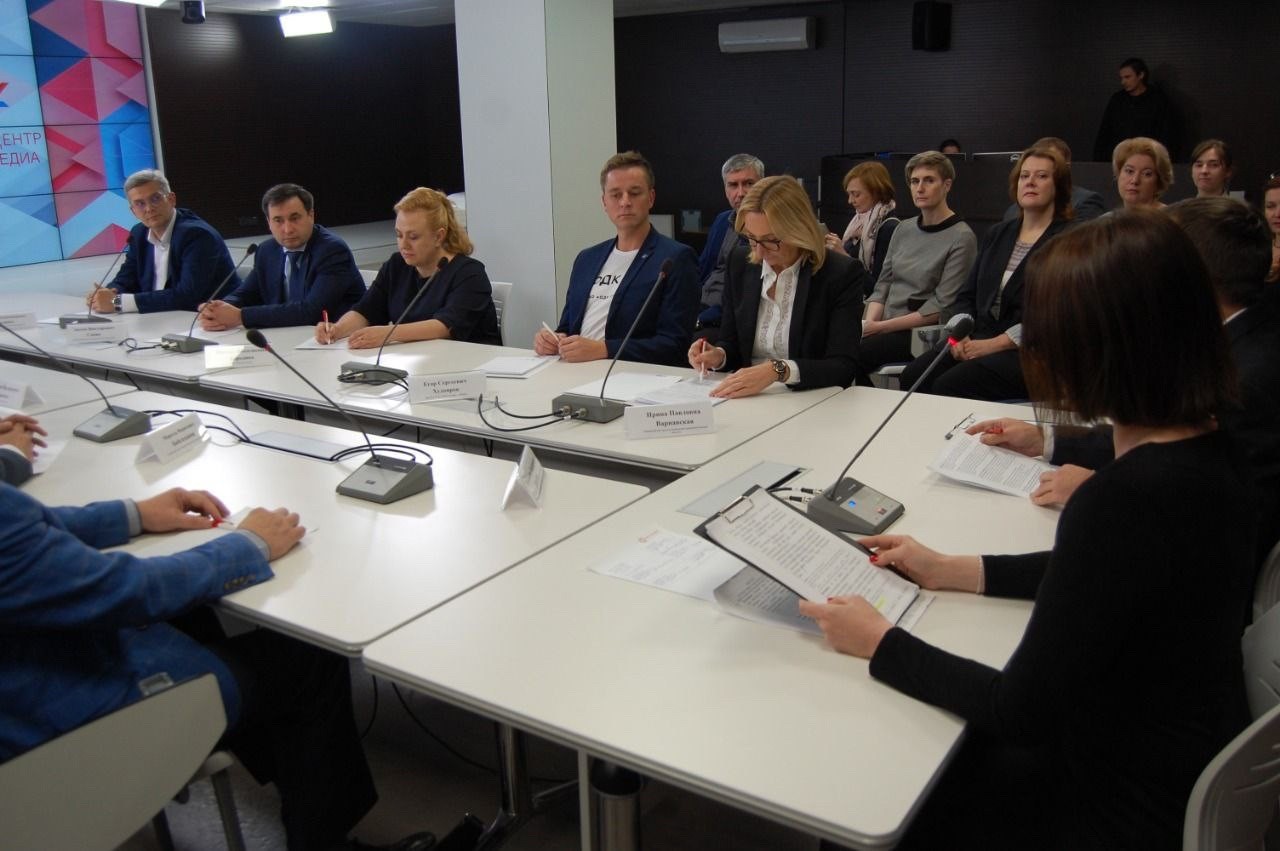 Более 1,1 тыс. омских семей приняли участие в профориентационном родительском собрании