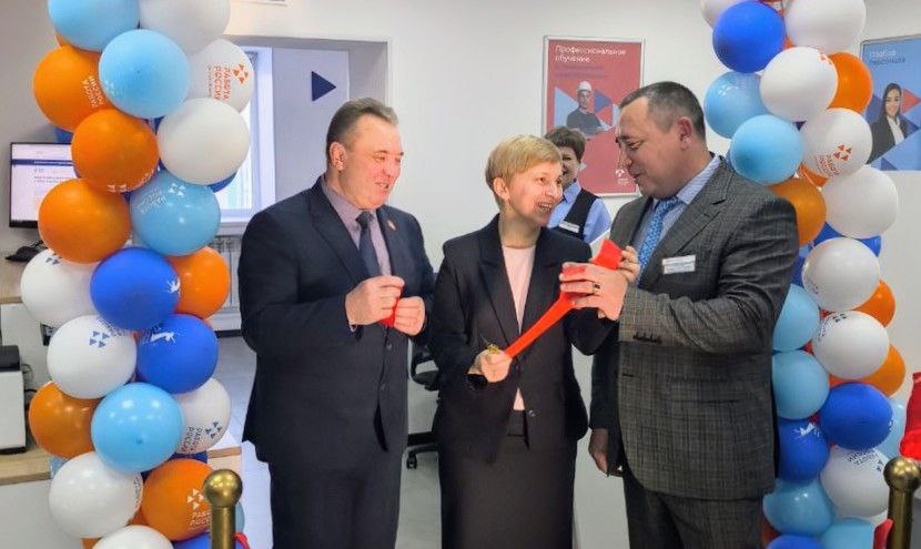 Современный Кадровый центр «Работа России» открылся в Нововаршавском районе Омской области