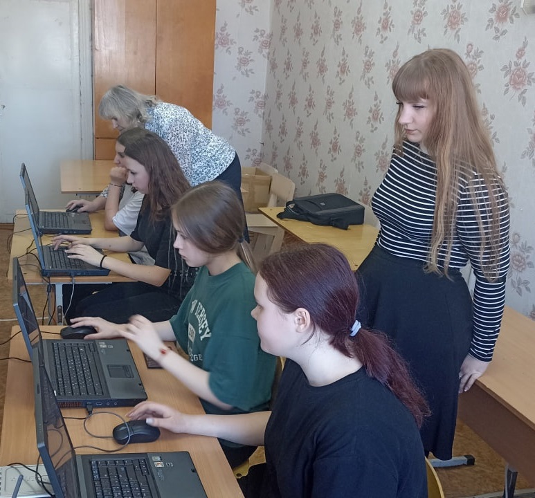 В Кировской области более 400 школьников и студентов стали участниками профориентационных мероприятий