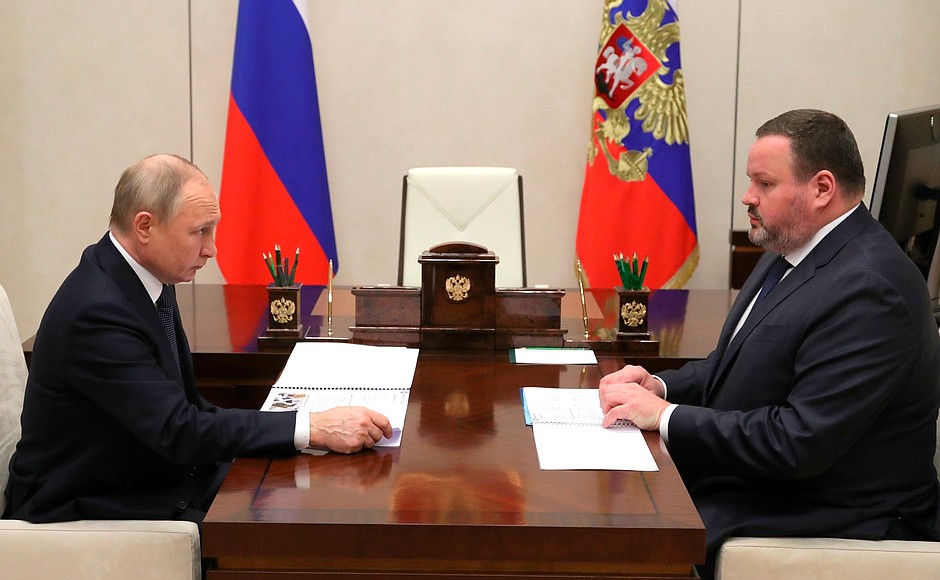 Владимир Путин провел рабочую встречу с министром труда и социальной защиты Антоном Котяковым