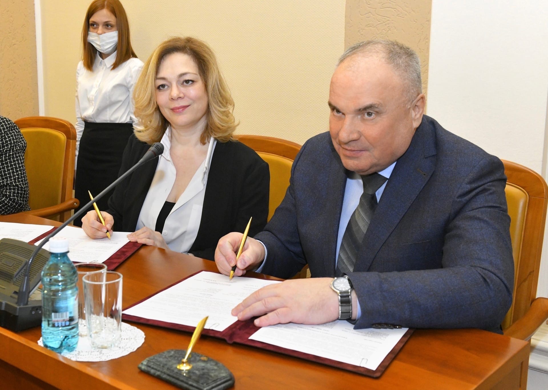Министерство труда и социального развития Омской области и сервис Работа.ру подписали соглашение о сотрудничестве