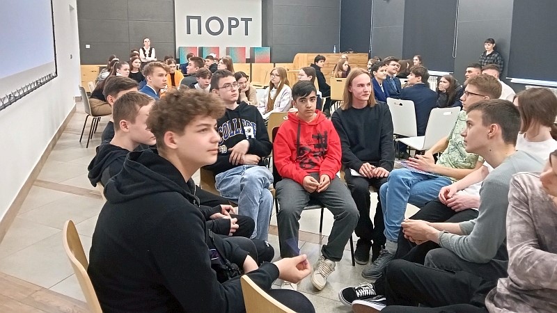 Центр занятости Зеленодольска Республики Татарстан провел ярмарку учебных и рабочих мест