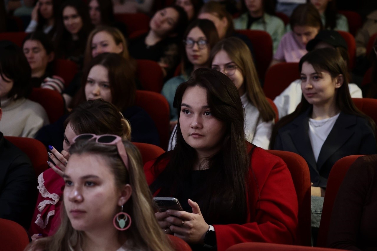 Более 1,6 тыс. ульяновских школьников и студентов рванули с места в карьеру