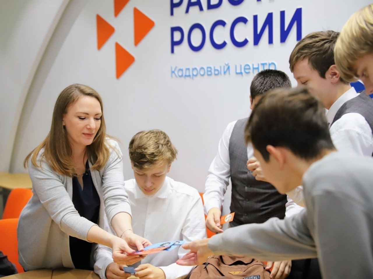 Более 10 тыс. подростков трудоустроит Кадровый центр Омской области в этом году