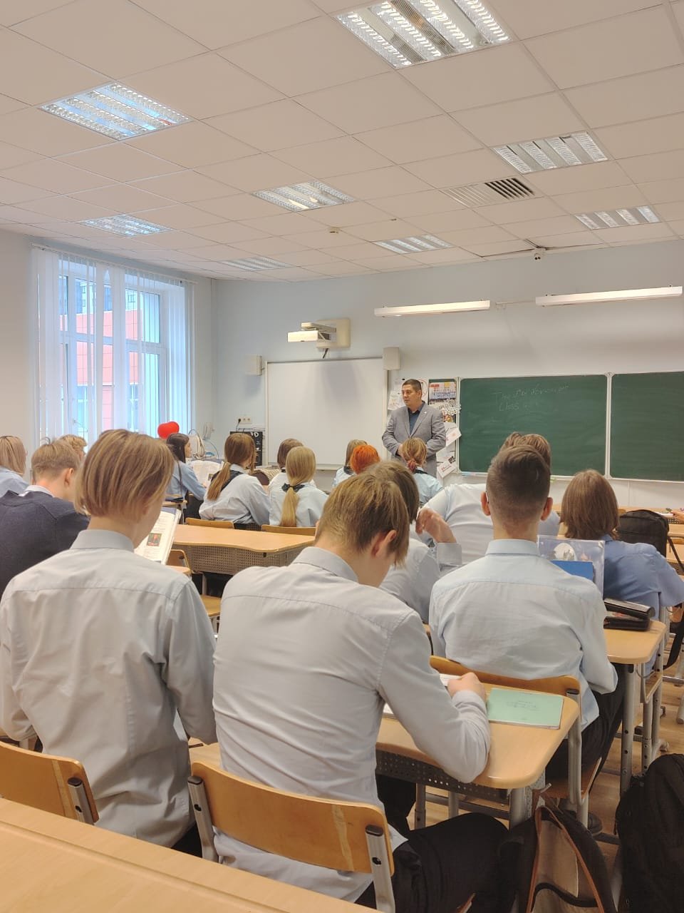 Урок по целевому обучению провели для школьников Воронежа специалисты службы занятости
