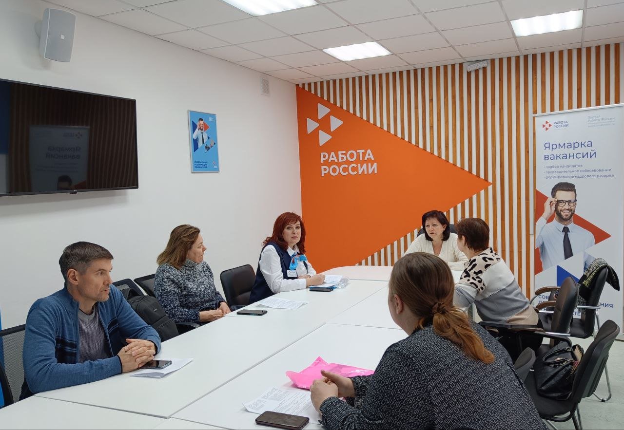 Каждый третий астраханец, обратившийся в 2025 году в службу занятости, получил работу