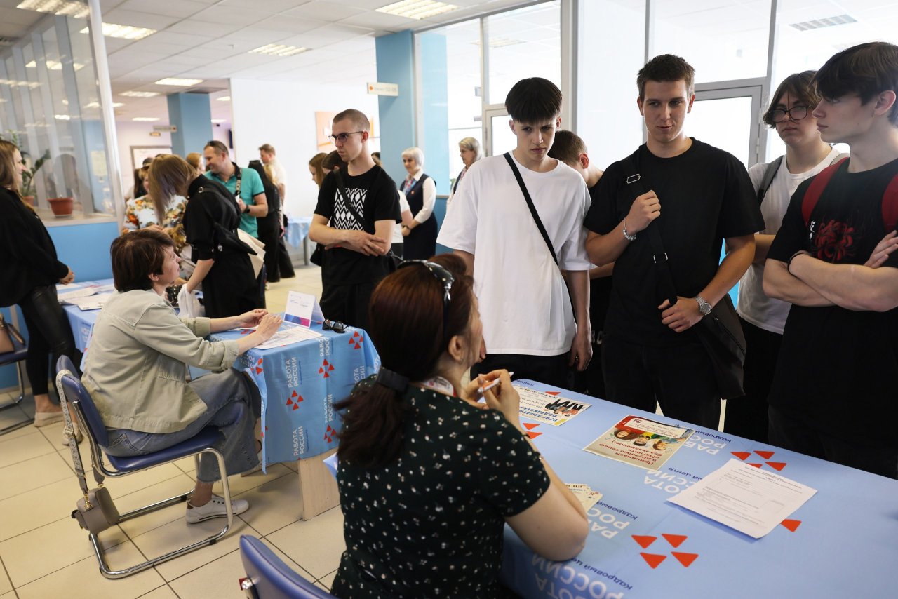 102 жителя Новгородской области нашли в этом году работу благодаря программе субсидирования найма
