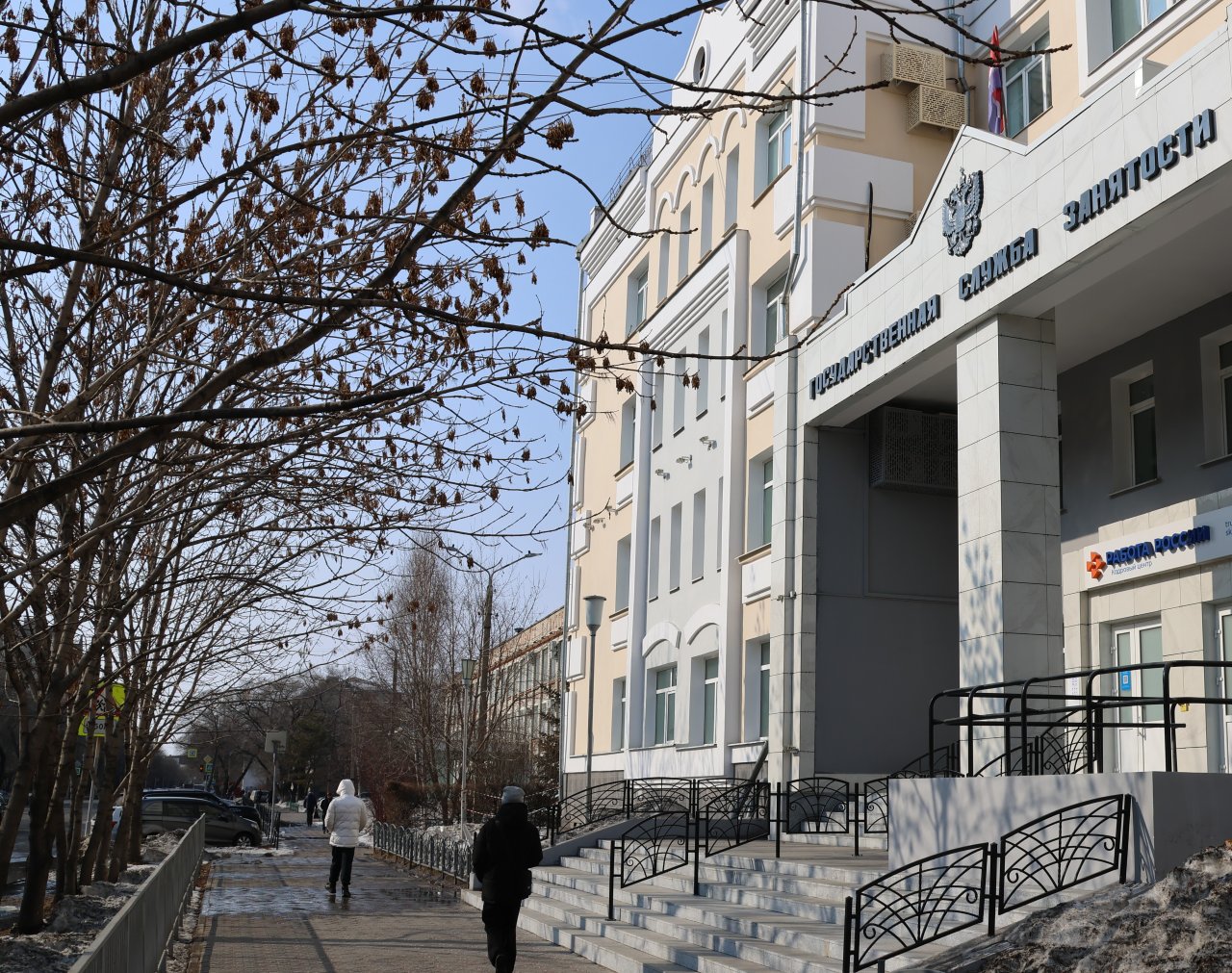 Почти половина многодетных родителей с начала года нашли работу после обращения в ЦЗН Амурской области
