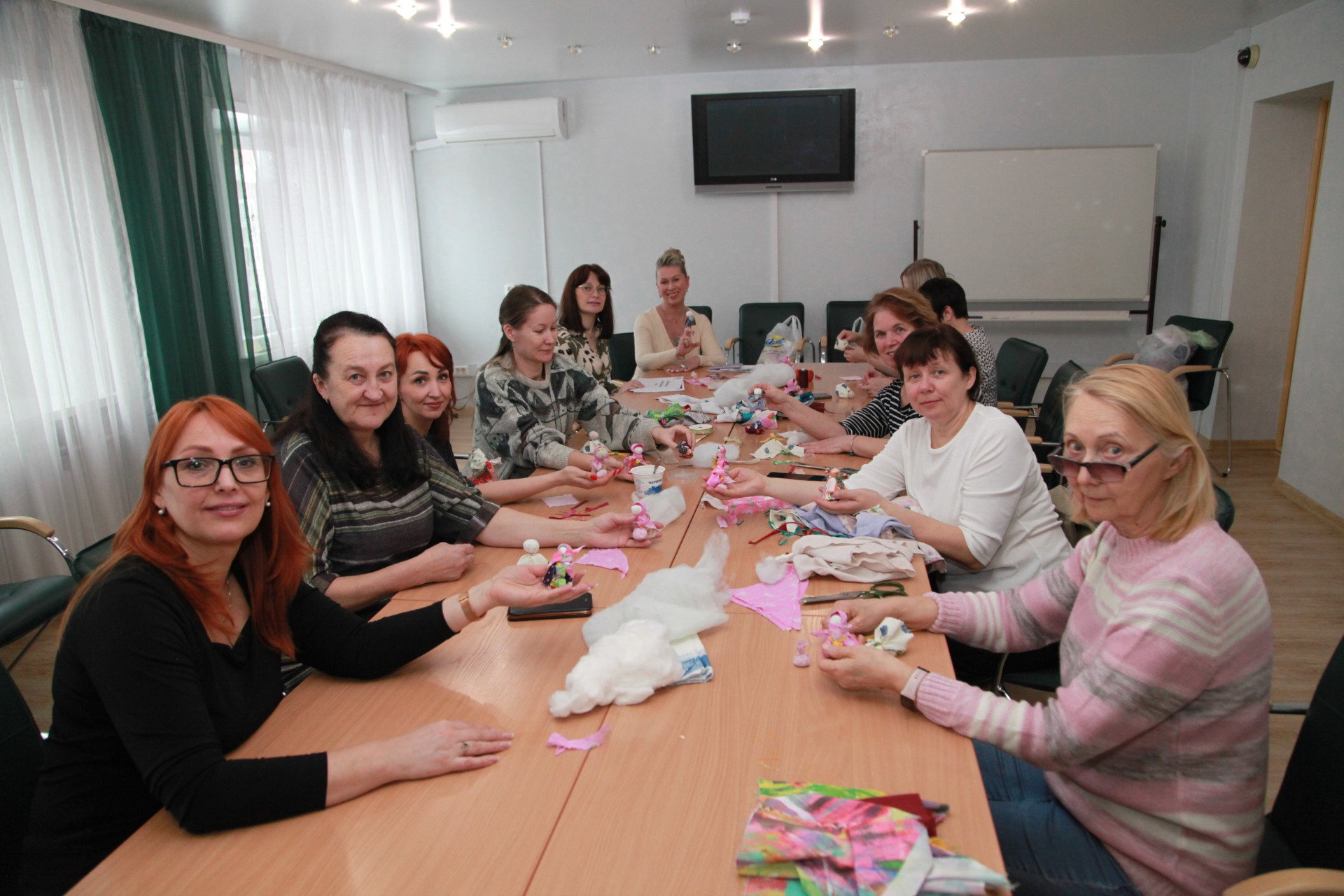 Почти 400 участниц женских клубов Новосибирской области нашли работу или открыли свое дело