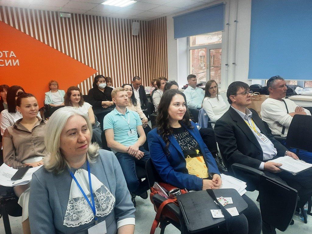 Более 600 участниц женских клубов при центрах занятости Астраханской области трудоустроены